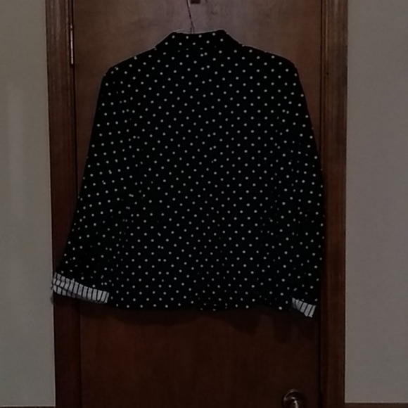 Blazer - Picture 2 of 11